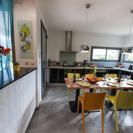 Des Arts Locasete Villa *